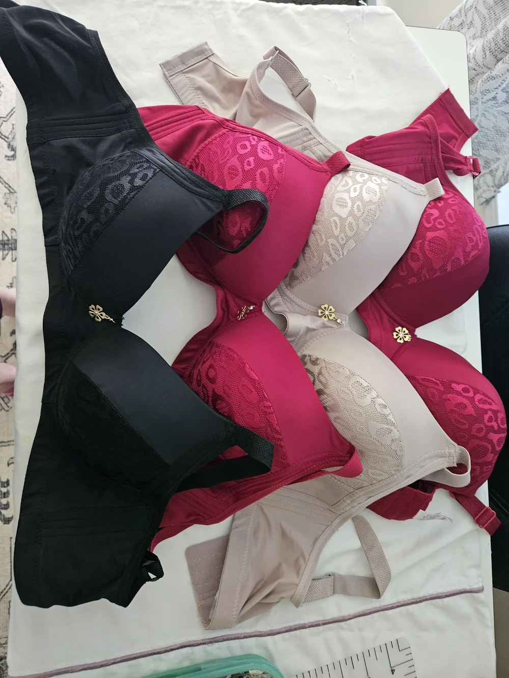 Women’s Lace-Accent T-Shirt Bra - Black, Hot Pink, Beige size 38c